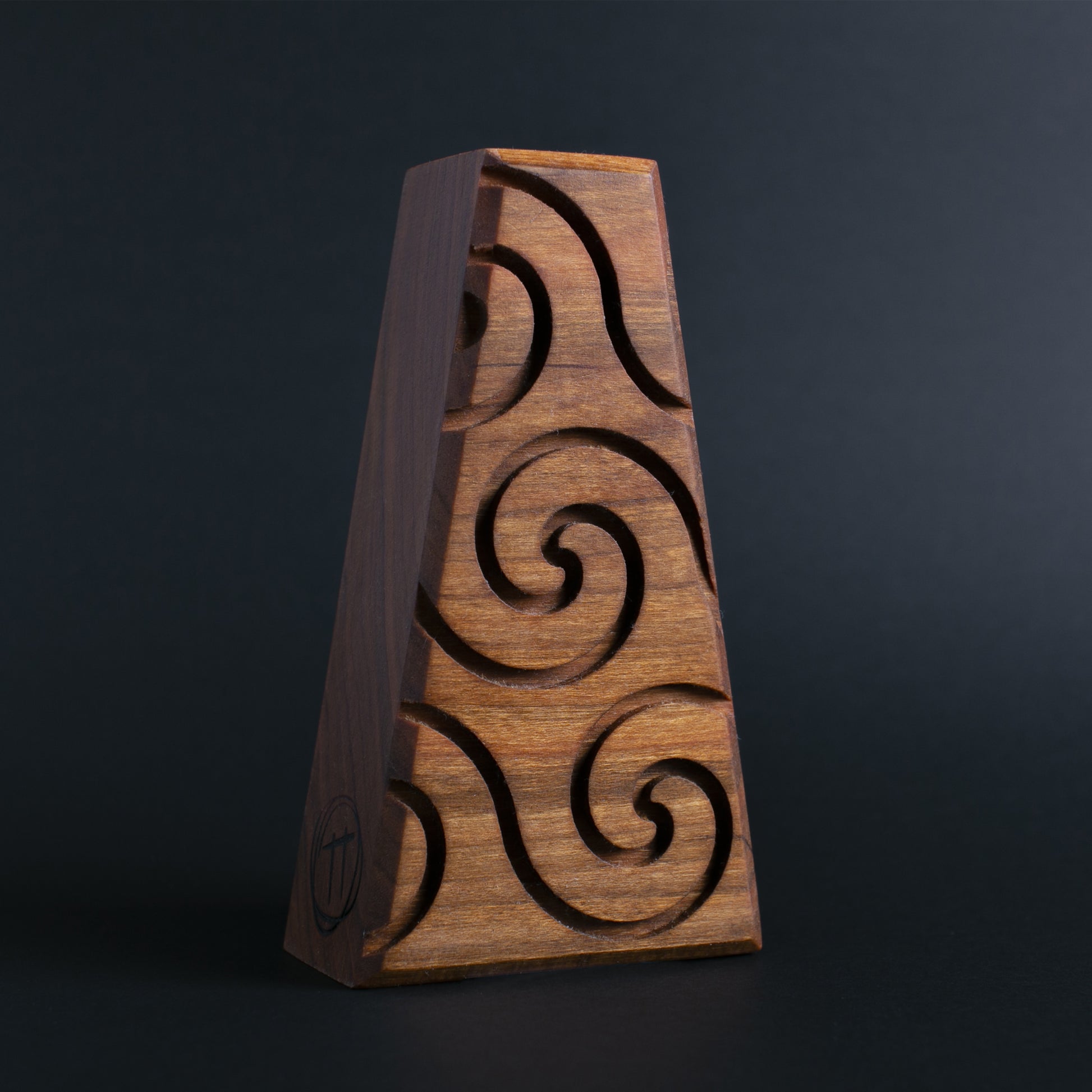 Glow-in-the-dark wooden guardian Blizznook designed to protect kids from bedtime shadows