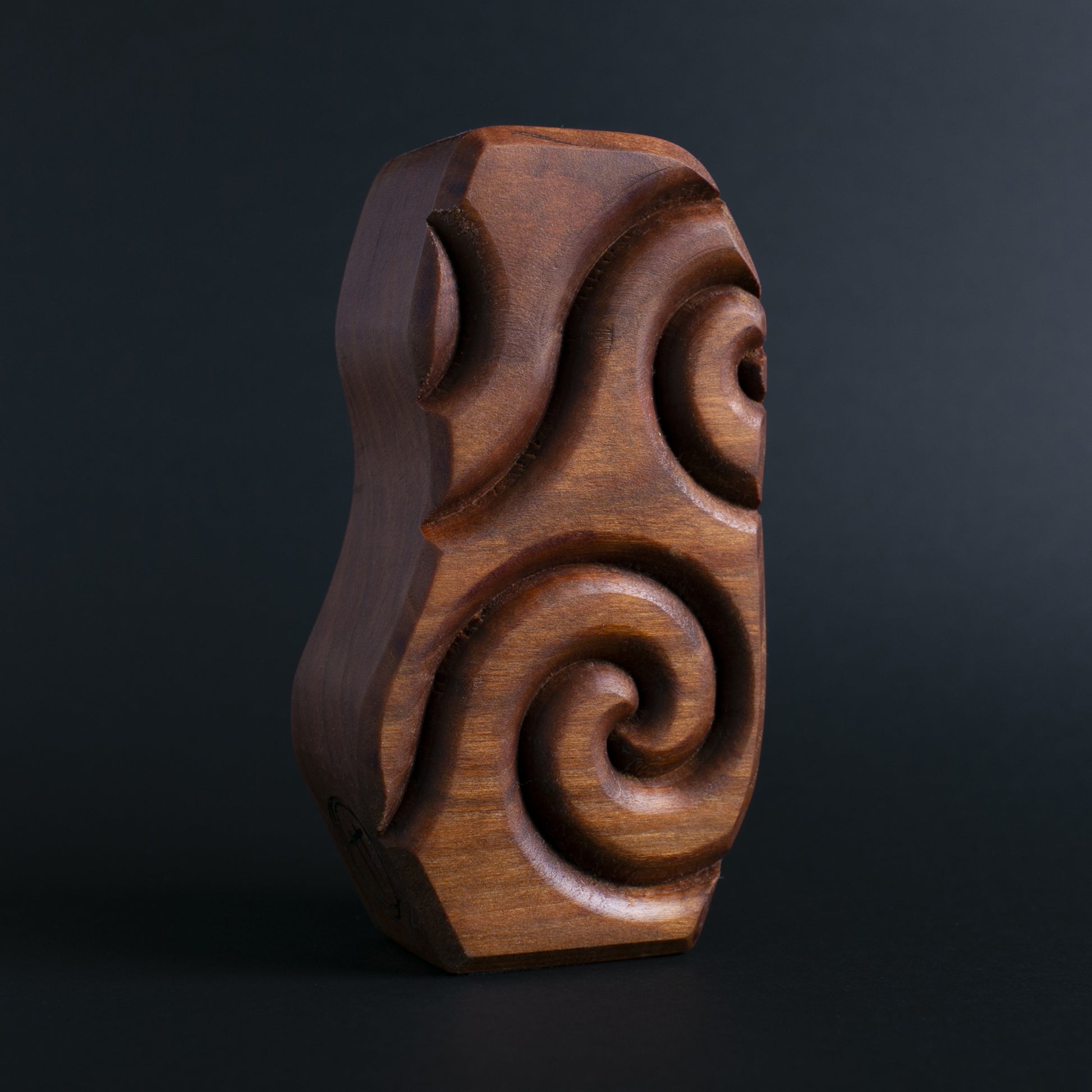 Glow-in-the-dark wooden guardian Fluxoid ensuring peaceful and safe sleep