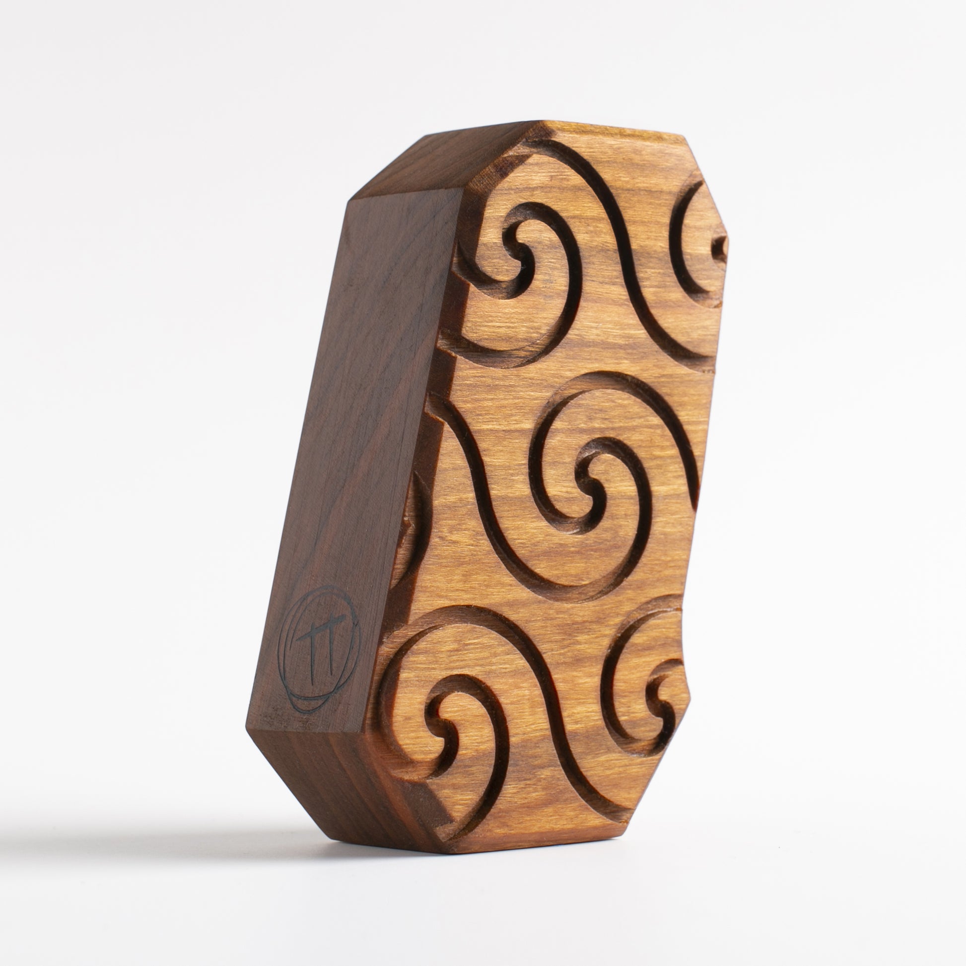 Glimbop and Quazglitz glow-in-the-dark charm crafted to ease bedtime anxieties for children