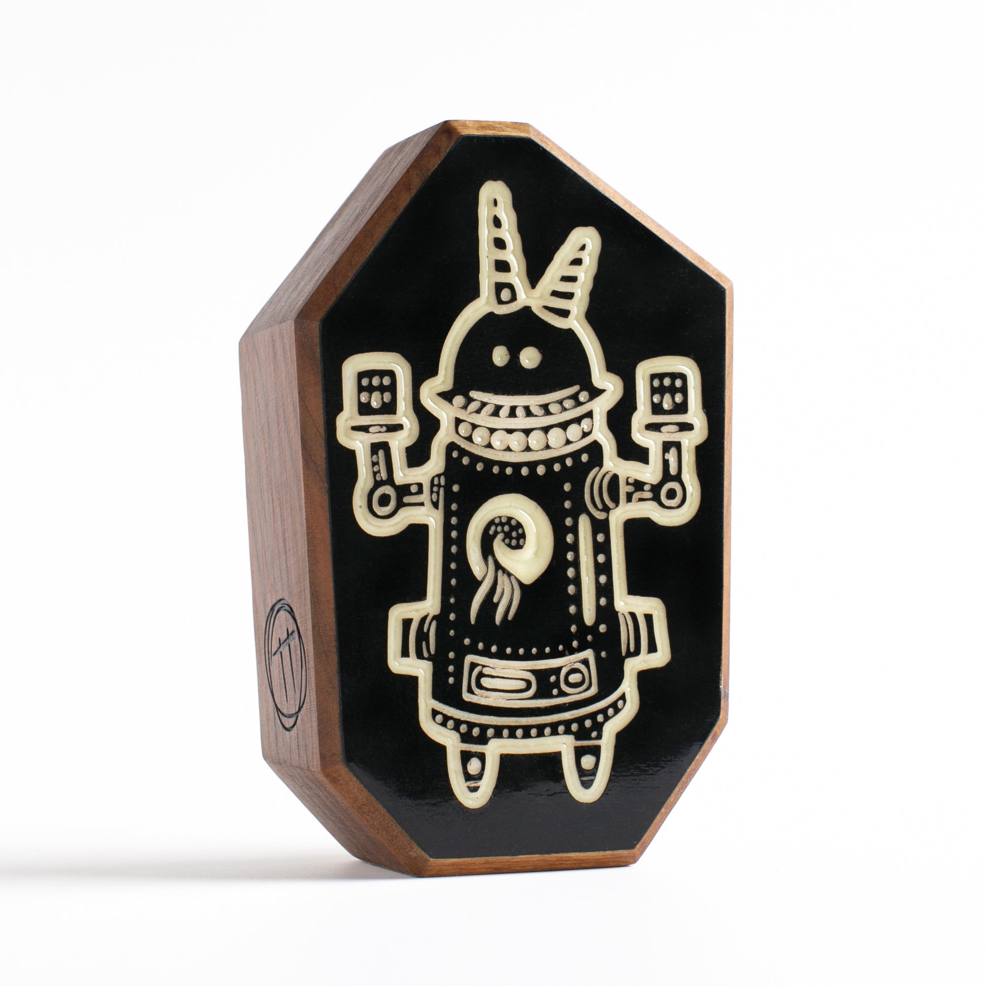 Cherry wood glow charm with Buzznork design for kids’ nighttime reassurance
