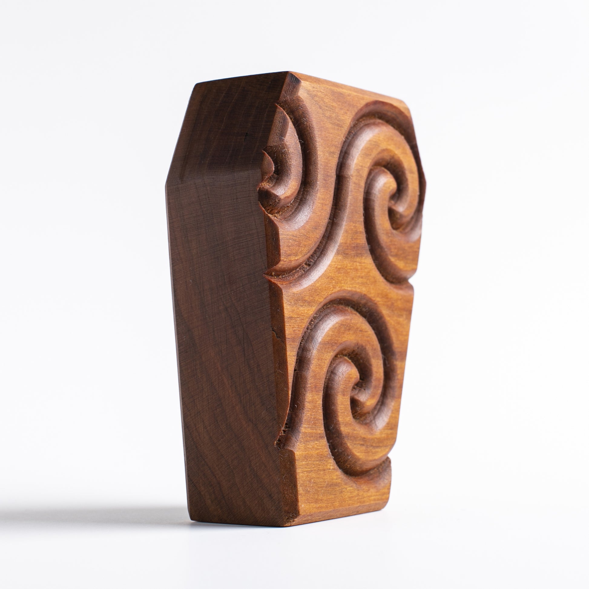 Xyloid glow-in-the-dark charm crafted to ensure children’s safe and secure sleep
