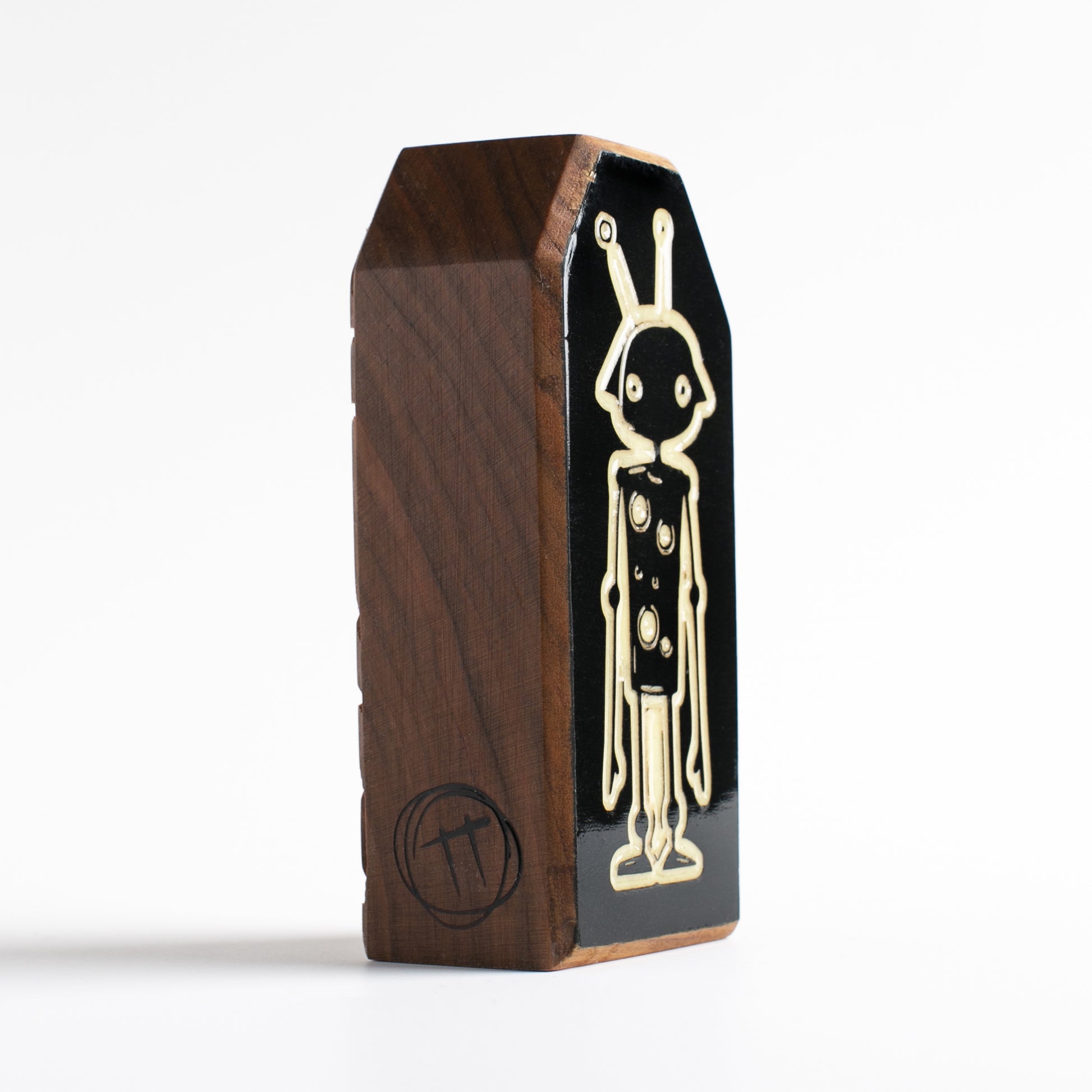 Glow-in-the-dark guardian Zybotronk shielding children with its reflective powers
