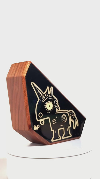 Wooden guardian Zyglot glowing brightly to protect kids at bedtime
